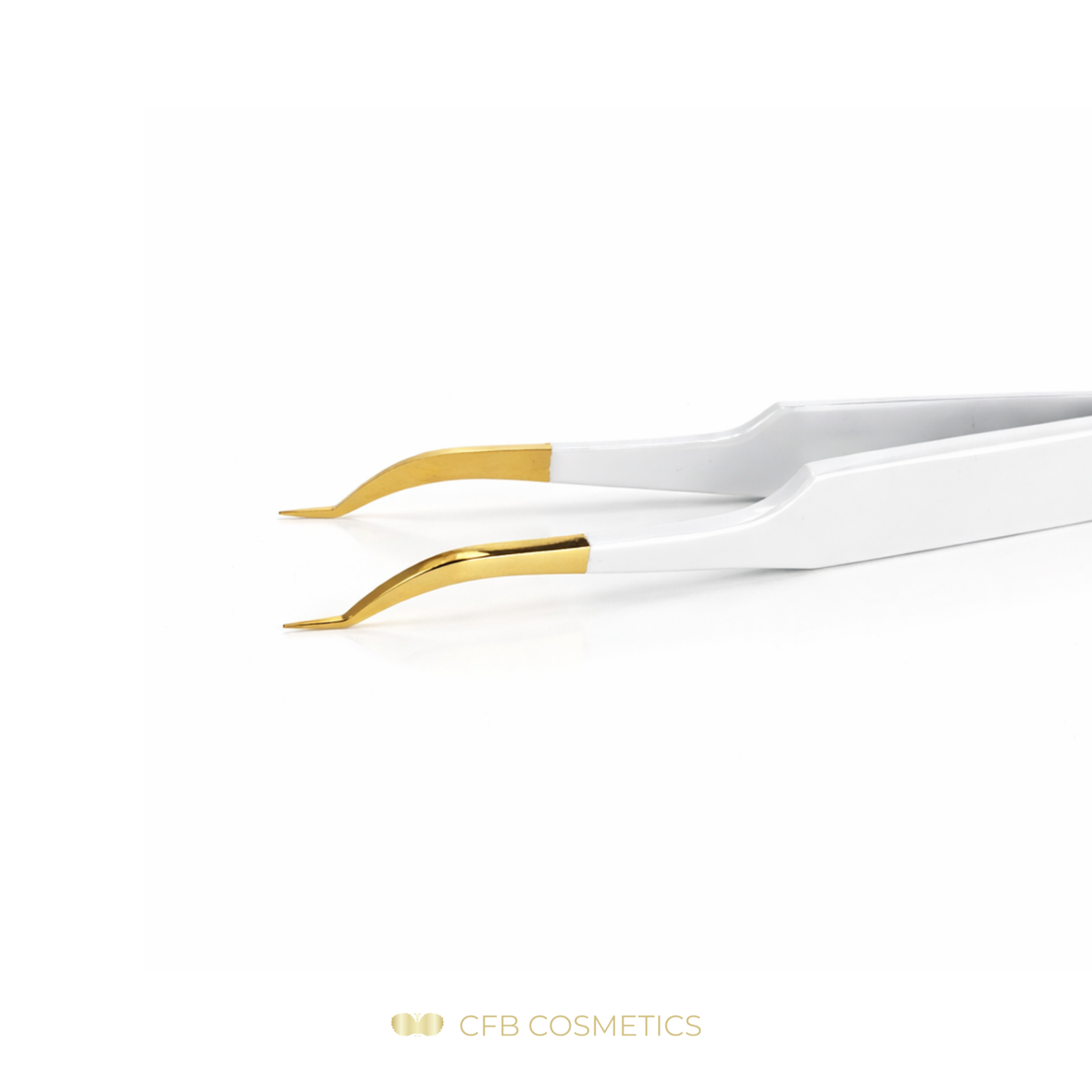 Pinzas de lujo n.º 16 para separar con precisión, de CFB Cosmetics®