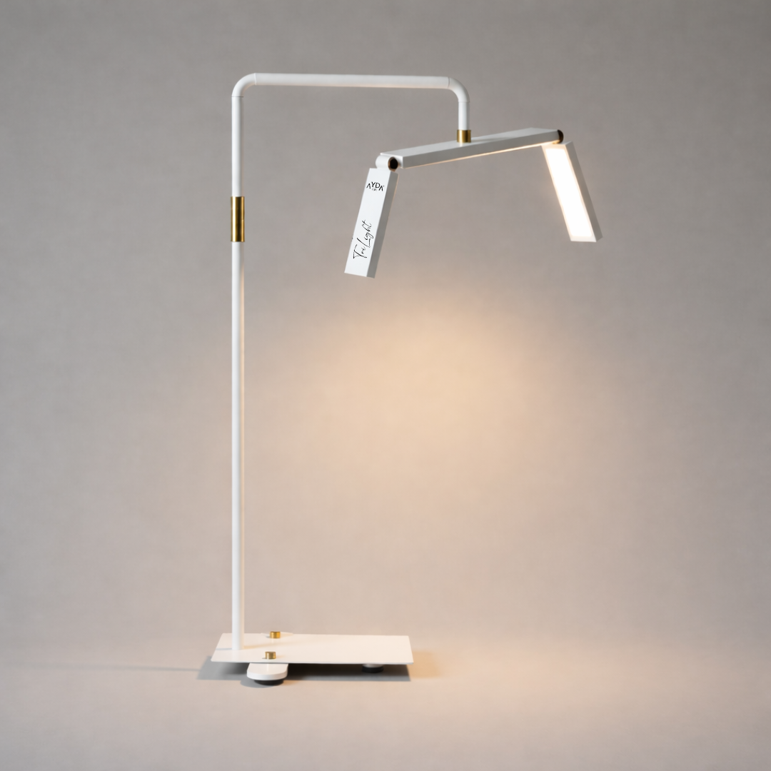 Ayda® Trilight Kosmetiklampe – Präzise Studio Beleuchtung mit UV Filter für Beauty Behandlungen | CFB Cosmetics®