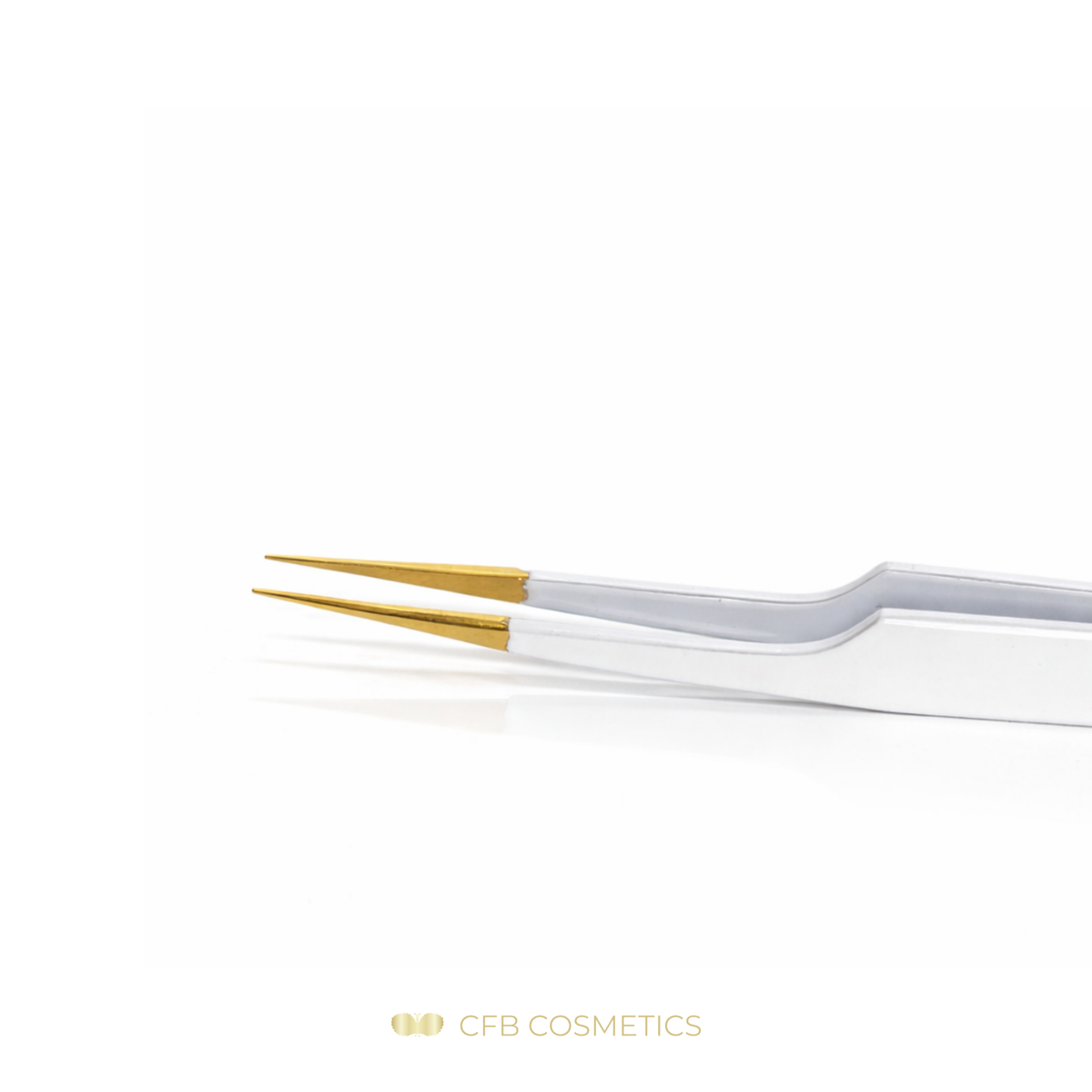 Pinzas de lujo n.º 2, largas y curvadas, para separar pestañas — CFB Cosmetics®