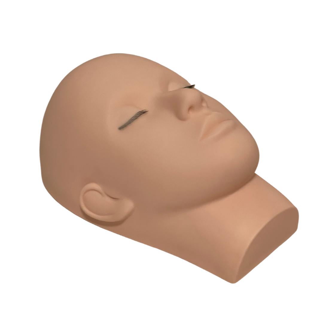 Training head with simulated 3-row natural eyelashes Training head with simulated 3-row natural eyelashes