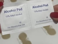 Alkoholpads 70 Prozent Isopropyl Alkohol zur Gerätereinigung 35 x 35 mm 100 Stück CFB Cosmetics®